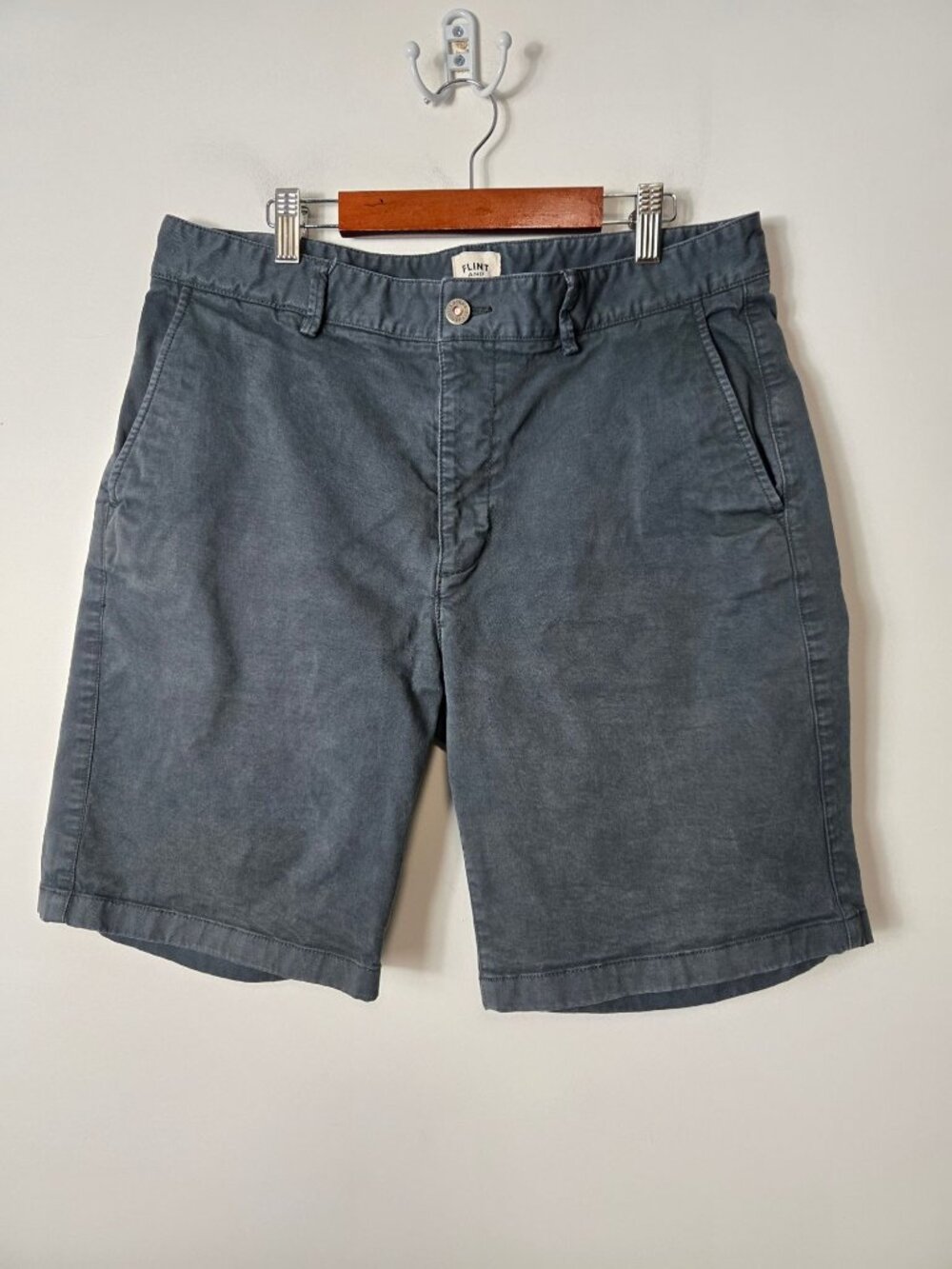 Flint and Tinder Men's 365 Chino Dark Gray  Shorts Size 33 Stretch Cotton